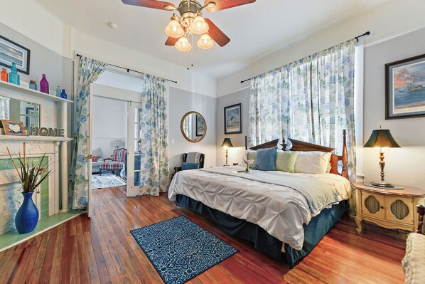 5 bedrooms, iron/ironing board, WiFi, bed sheets