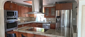 Adorable 3-bedroom Island Home in Bonney Lake
