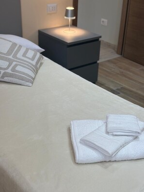 4 bedrooms, WiFi, bed sheets