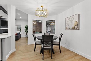 Dining - Modern Design & Chef's Kitchen & Spacious & Stylish 4 bedroom 3.5 bathroom (Carrollton)