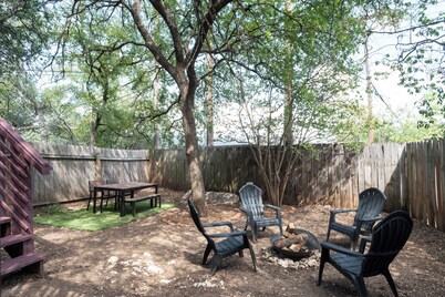 Cute n' Cozy Retreat in Central Austin