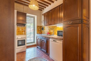 Fridge, microwave, oven, dishwasher