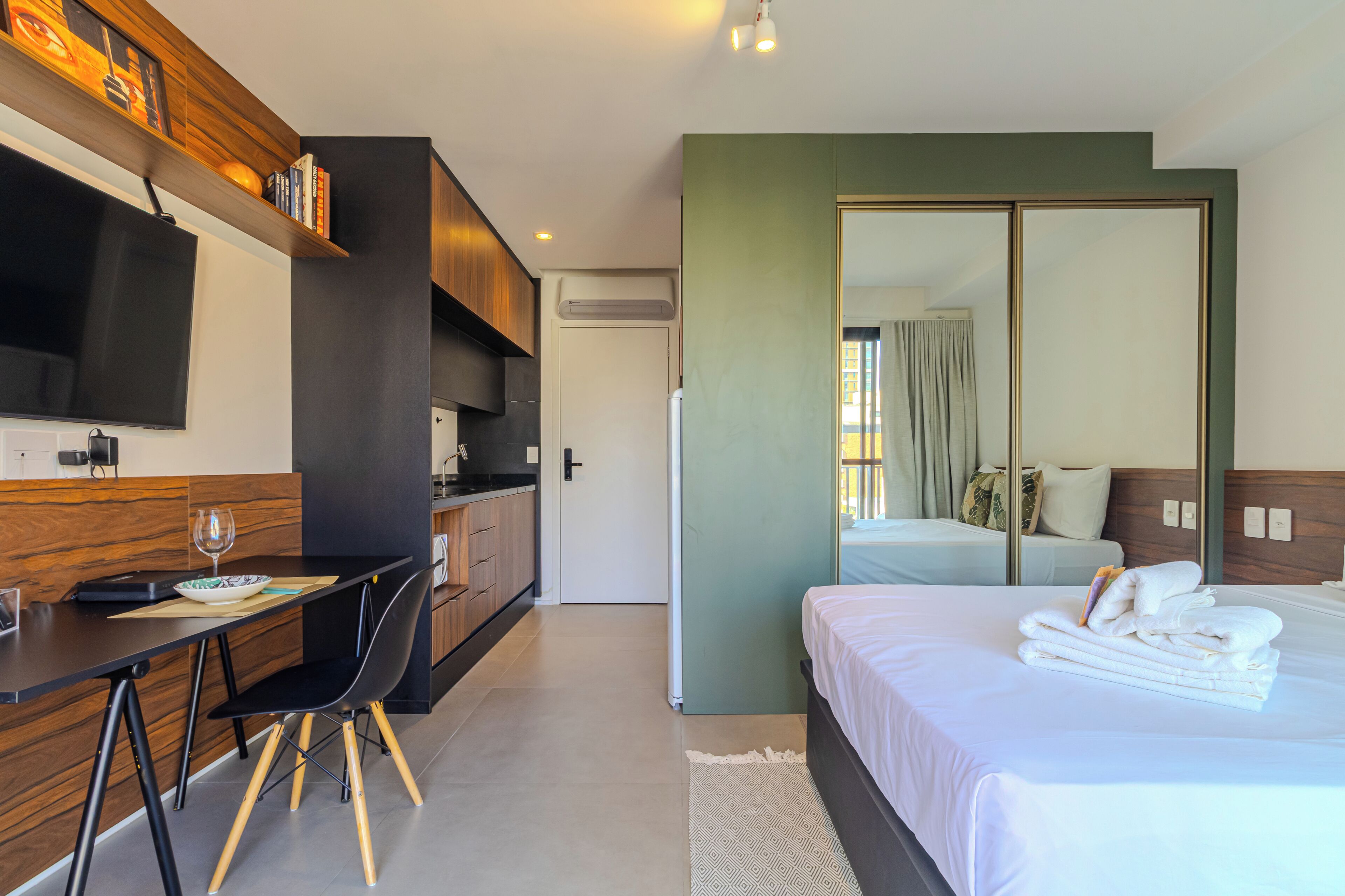 スタジオ | 遮光カーテン、防音設備、アイロン / アイロン台、WiFi (無料)