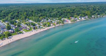 Beachfront Cottage - Turkey Point (FREE PONTOON/SEADOO RENTAL INCLUDED)