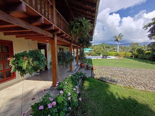 Chalet La Muñeca 15 km from Cocora Valley