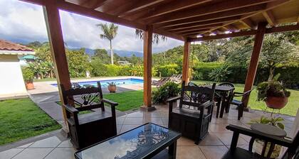 Chalet La Muñeca 15 km from Cocora Valley