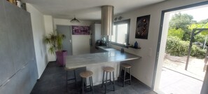 ميكروويف، فرن، موقد طهي مسطح، غسالة أطباق