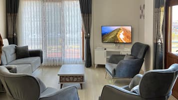 Blackout curtains, iron/ironing board, free WiFi