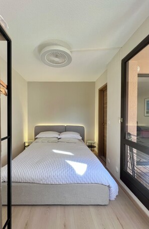 2 bedrooms, iron/ironing board, free WiFi, bed sheets