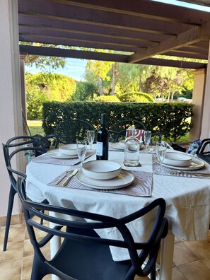 Outdoor dining