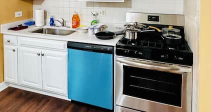 Convenient Stay near Chicago O’hare Airport King Beds