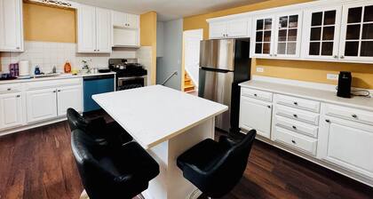 Convenient Stay near Chicago O’hare Airport King Beds