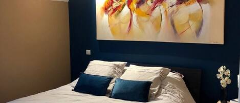 4 chambres, fer et planche à repasser, Wi-Fi, draps fournis