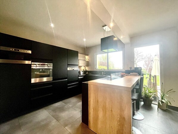 Microwave, oven, stovetop, dishwasher