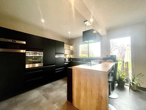 Modern house with jacuzzi and sauna