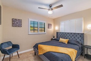 3 habitaciones, tabla de planchar con plancha, wifi y ropa de cama 