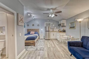 5 عدّة غرف نوم ومكواة/لوح كي وواي فاي وملاءات أسرّة