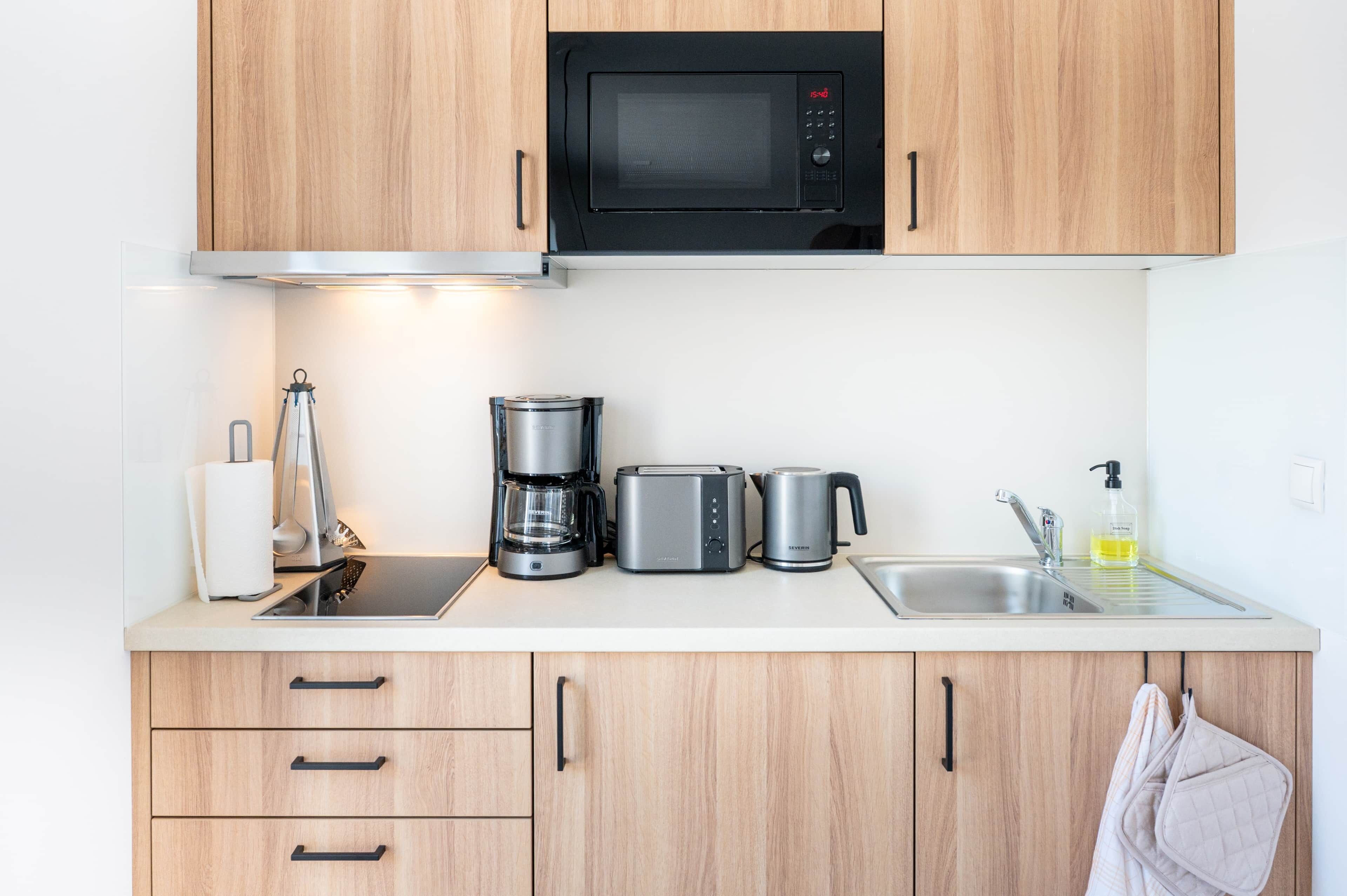 Fridge, microwave, stovetop, dishwasher