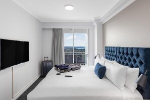 2 bedrooms, in-room safe, desk, iron/ironing board