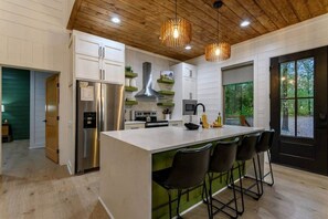 Fridge, microwave, oven, stovetop - Private Farmhouse, Top Location, Views+Pond, Games (Broken Bow)