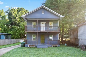 Exterior - Urban Oasis Unit 2- 2BR/1BA Downtown/ Pet-Friendly (Atlanta)