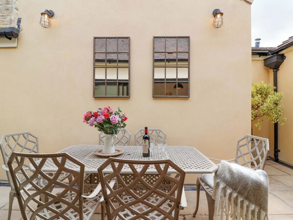 Khu ẩm thực ngoài trời