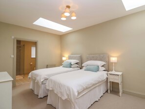 2 bedrooms, individually decorated, individually furnished, free WiFi - Old Cottage Hospital Annexe (Burford)
