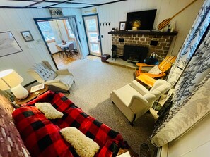 Unclassified image, 3 of 26, button - Birchwood - Okara Lakes (Webb)