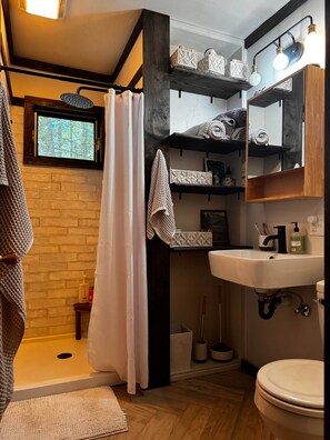 Dusche, Bidet, Handtücher