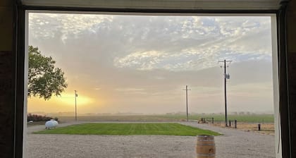 Lovely barn with AC in charming Fruitland, 4 minutes off I84!