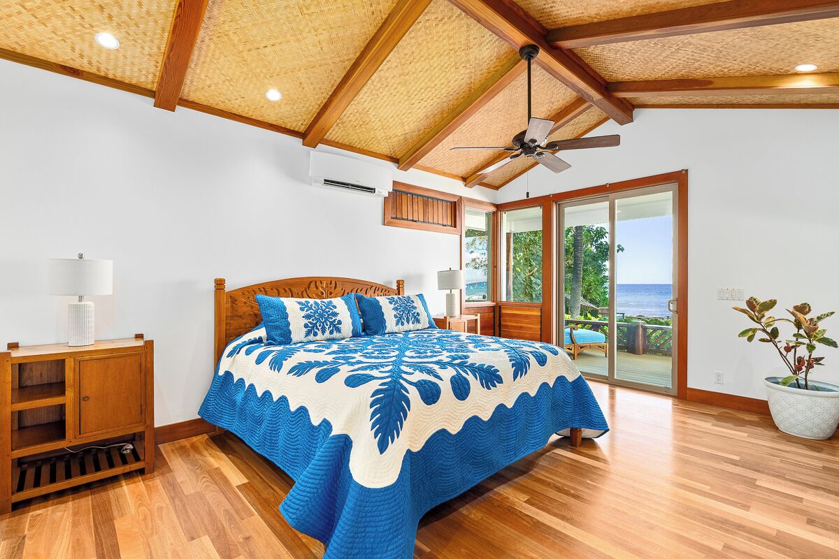 4 bedrooms, in-room safe, iron/ironing board, free WiFi