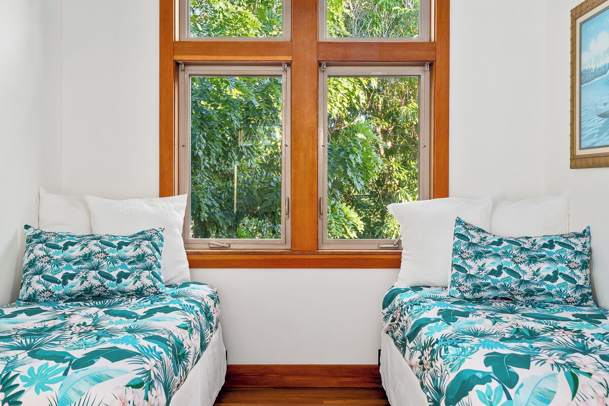 4 bedrooms, in-room safe, iron/ironing board, free WiFi