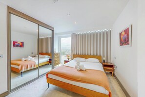 2 bedrooms, desk, iron/ironing board, free WiFi