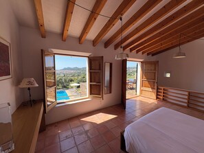 3 bedrooms, in-room safe, iron/ironing board, free WiFi