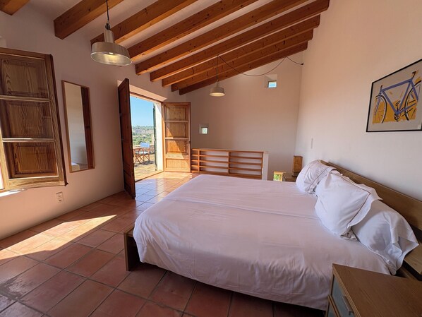 3 bedrooms, in-room safe, iron/ironing board, free WiFi