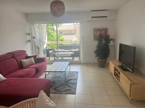 Living area - CANNES Croix des Gardes 2P Grande Terrasse Piscine Parc (Cannes)