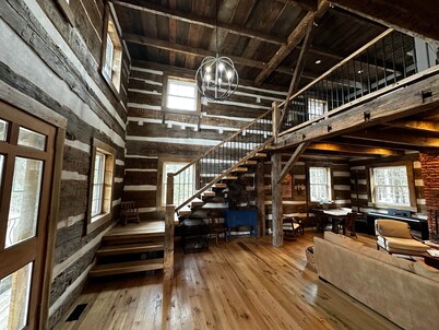 Cozy Oak & Ember Lodge