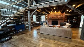 TV, fireplace, DVD player