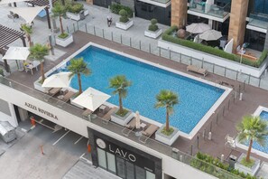 Studio | Internet - Elegant Studio in Meydan Sleeps 3 With Pool (Dubai)