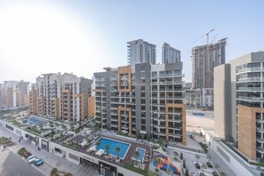 Internet - Elegant Studio in Meydan Sleeps 3 With Pool (Dubai)