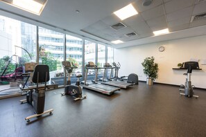 2 bedrooms, Internet - Spacious Unit in Marina Sleeps 6 With Canal Veiws (Dubai)