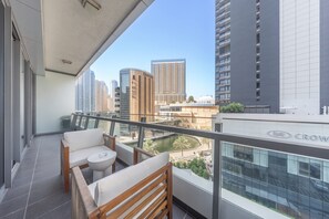 2 bedrooms, Internet - Spacious Unit in Marina Sleeps 6 With Canal Veiws (Dubai)