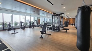 Studio | Internet - Business Bay Studio With Private Jacuzzi (Dubai)