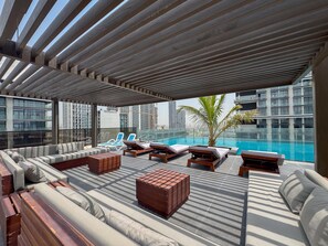 1 bedroom, Internet - JVC Apartment Sleeps 2 With Pool Gym (Dubai)