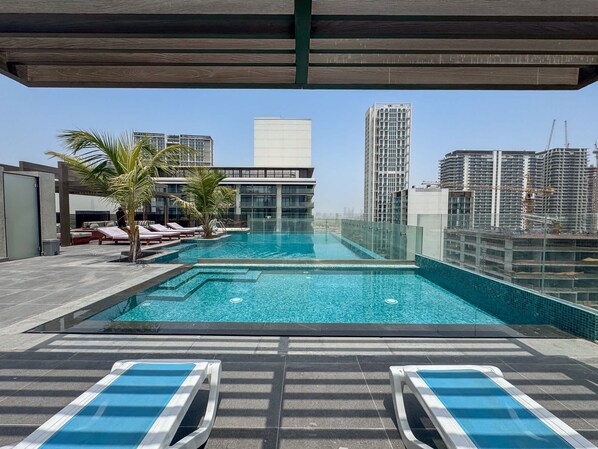 1 bedroom, Internet - JVC Apartment Sleeps 2 With Pool Gym (Dubai)