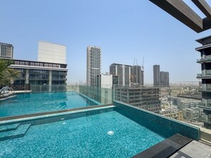 1 bedroom, Internet - JVC Apartment Sleeps 2 With Pool Gym (Dubai)