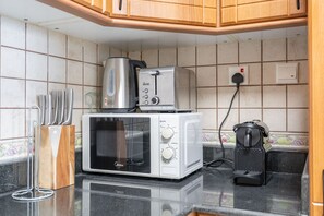 شقة | 2 عدّة غرف نوم وخدمة الإنترنت