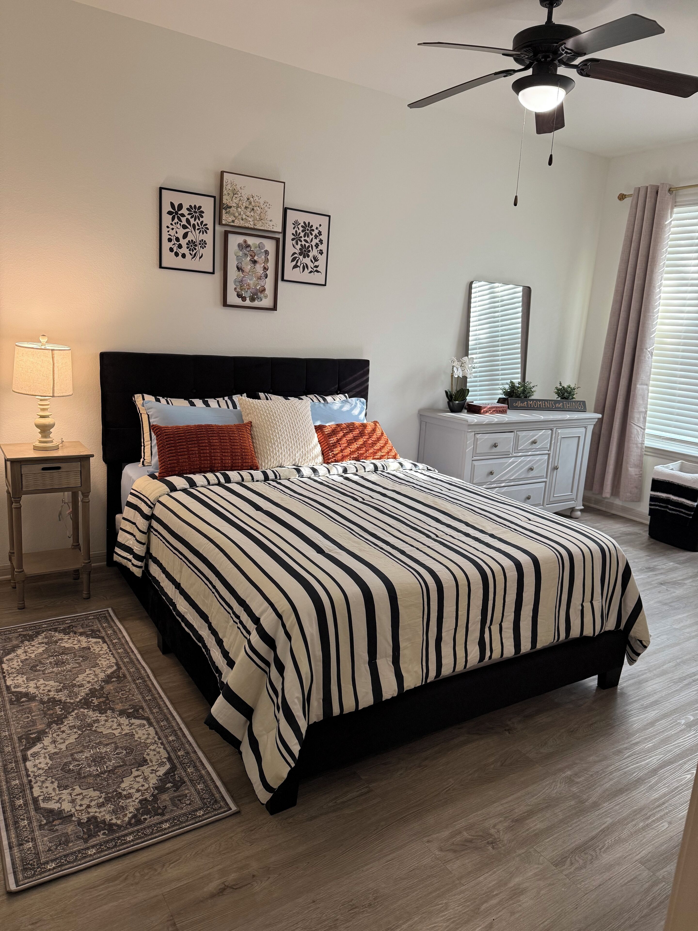 1 bedroom, desk, iron/ironing board, WiFi