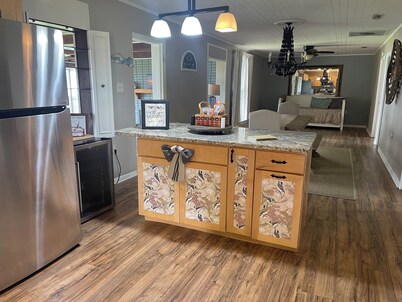 Welcome to The Reel Retreat! Lake home on Lake Eufaula in Alabama!!