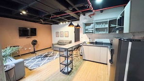 Superior-Apartment (304) | Eigene Küche | Kühlschrank, Mikrowelle